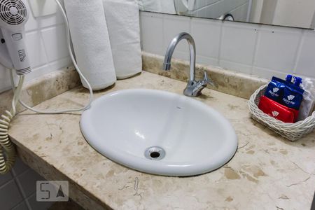 Banheiro Pia de apartamento à venda com 1 quarto, 50m² em Perdizes, São Paulo