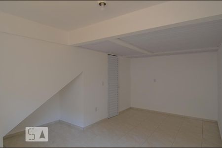 Sala de kitnet/studio para alugar com 1 quarto, 28m² em Santa Tereza, Porto Alegre