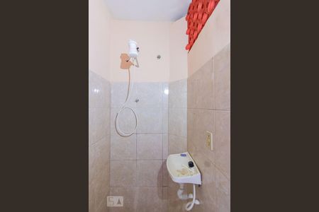 Banheiro de apartamento para alugar com 1 quarto, 30m² em Madureira, Rio de Janeiro