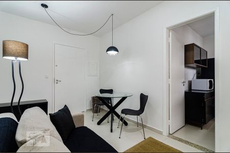 Sala de apartamento para alugar com 1 quarto, 38m² em Vila Madalena, São Paulo