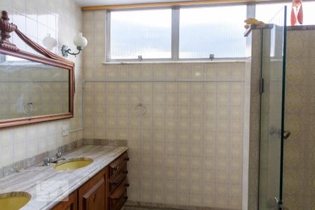 Apartamento à venda com 330m², 4 quartos e 2 vagasBanheiro da Suíte