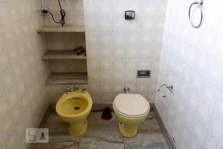Apartamento à venda com 330m², 4 quartos e 2 vagasBanheiro da Suíte