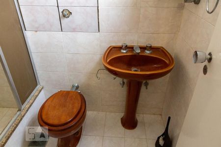 Apartamento à venda com 330m², 4 quartos e 2 vagasBanheiro de Serviço