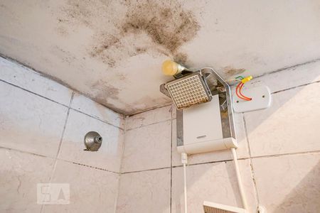 Casa de condomínio para alugar com 100m², 3 quartos e 2 vagas Casa de condomínio para alugar com 100m², 3 quartos e 2 vagasChuveiro