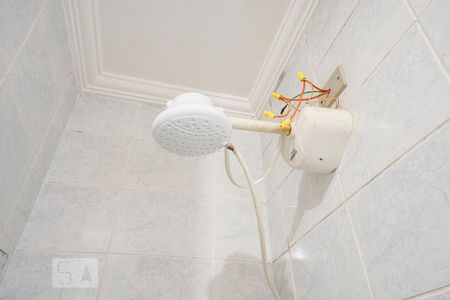 Casa de condomínio para alugar com 100m², 3 quartos e 2 vagas Casa de condomínio para alugar com 100m², 3 quartos e 2 vagasChuveiro