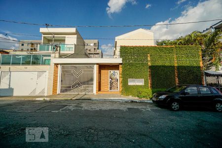 Casa de condomínio para alugar com 100m², 3 quartos e 2 vagas Casa de condomínio para alugar com 100m², 3 quartos e 2 vagasFachada