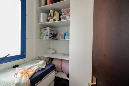 Apartamento à venda com 177m², 4 quartos e 4 vagas Apartamento à venda com 177m², 4 quartos e 4 vagasQuarto de serviço