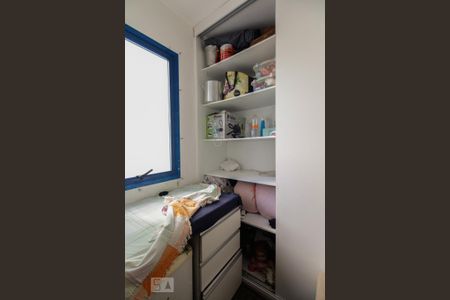 Apartamento à venda com 177m², 4 quartos e 4 vagas Apartamento à venda com 177m², 4 quartos e 4 vagasQuarto de serviço