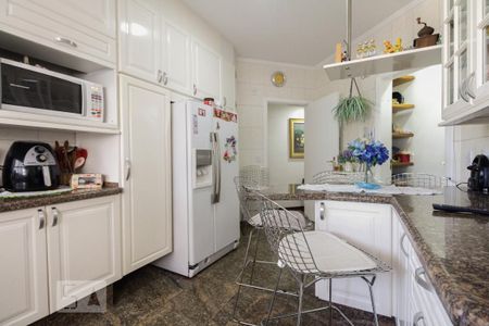 Apartamento à venda com 177m², 4 quartos e 4 vagas Apartamento à venda com 177m², 4 quartos e 4 vagasCozinha