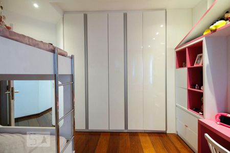 Apartamento à venda com 177m², 4 quartos e 4 vagas Apartamento à venda com 177m², 4 quartos e 4 vagasQuarto 1