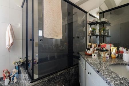 Apartamento à venda com 177m², 4 quartos e 4 vagas Apartamento à venda com 177m², 4 quartos e 4 vagasBanheiro Suíte 1