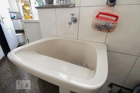 Apartamento à venda com 177m², 4 quartos e 4 vagas Apartamento à venda com 177m², 4 quartos e 4 vagasÁrea de serviço