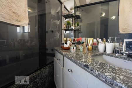 Apartamento à venda com 177m², 4 quartos e 4 vagas Apartamento à venda com 177m², 4 quartos e 4 vagasBanheiro Suíte 1