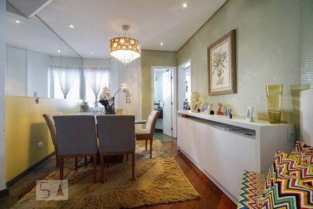 Apartamento à venda com 177m², 4 quartos e 4 vagas Apartamento à venda com 177m², 4 quartos e 4 vagasSala