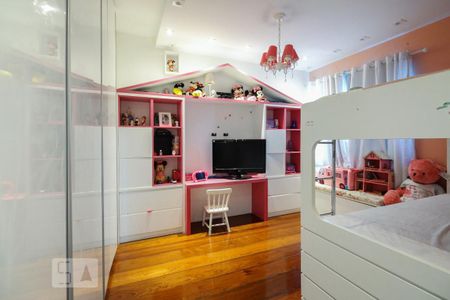 Apartamento à venda com 177m², 4 quartos e 4 vagas Apartamento à venda com 177m², 4 quartos e 4 vagasQuarto 1