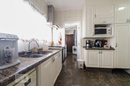 Apartamento à venda com 177m², 4 quartos e 4 vagas Apartamento à venda com 177m², 4 quartos e 4 vagasCozinha