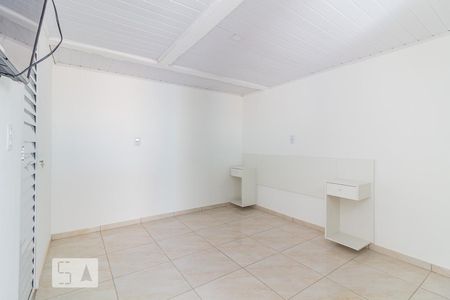 Sala/Quarto de kitnet/studio para alugar com 1 quarto, 25m² em Santa Tereza, Porto Alegre