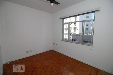 Quarto de kitnet/studio para alugar com 1 quarto, 30m² em Botafogo, Rio de Janeiro