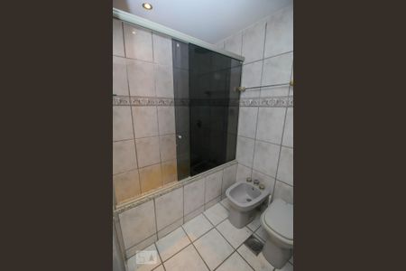 Apartamento à venda com 93m², 3 quartos e 2 vagas Apartamento à venda com 93m², 3 quartos e 2 vagasBanheiro da Suíte
