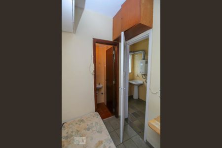 Apartamento à venda com 93m², 3 quartos e 2 vagas Apartamento à venda com 93m², 3 quartos e 2 vagasQuarto de Serviço