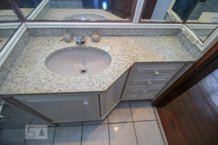 Apartamento à venda com 93m², 3 quartos e 2 vagas Apartamento à venda com 93m², 3 quartos e 2 vagasBanheiro da Suíte