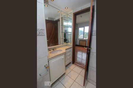 Apartamento à venda com 93m², 3 quartos e 2 vagas Apartamento à venda com 93m², 3 quartos e 2 vagasBanheiro Social