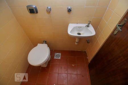 Apartamento à venda com 93m², 3 quartos e 2 vagas Apartamento à venda com 93m², 3 quartos e 2 vagasBanheiro de Serviço