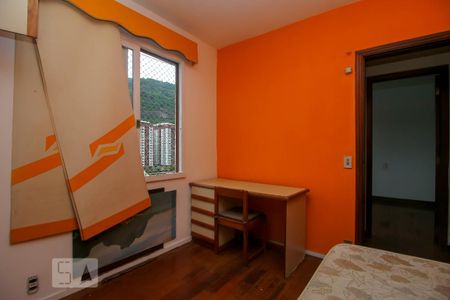 Apartamento à venda com 93m², 3 quartos e 2 vagas Apartamento à venda com 93m², 3 quartos e 2 vagasQuarto 2