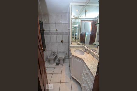 Apartamento à venda com 93m², 3 quartos e 2 vagas Apartamento à venda com 93m², 3 quartos e 2 vagasBanheiro da Suíte