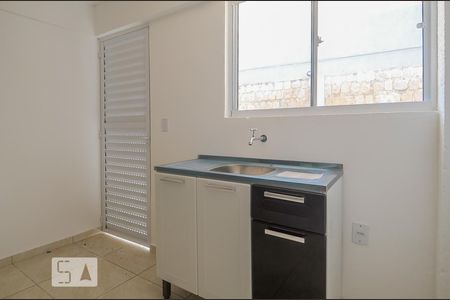 Cozinha de kitnet/studio para alugar com 1 quarto, 25m² em Santa Tereza, Porto Alegre