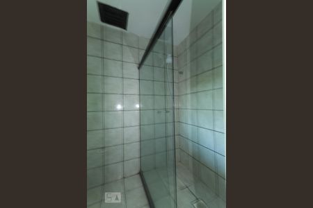 Banheiro de kitnet/studio para alugar com 1 quarto, 25m² em Santa Tereza, Porto Alegre
