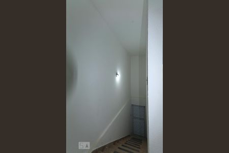 Escada de kitnet/studio para alugar com 1 quarto, 25m² em Santa Tereza, Porto Alegre