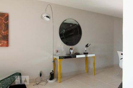 Sala de apartamento para alugar com 2 quartos, 70m² em Tibery, Uberlândia