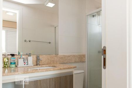 Banheiro de apartamento para alugar com 2 quartos, 70m² em Tibery, Uberlândia