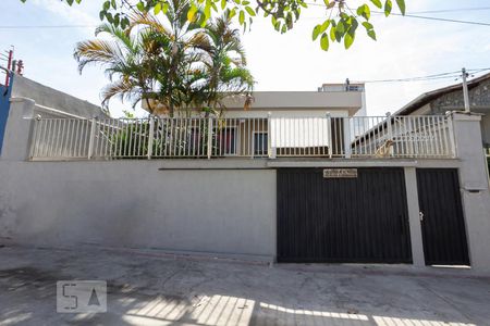 Casa à venda com 185m², 3 quartos e 1 vagaFachada