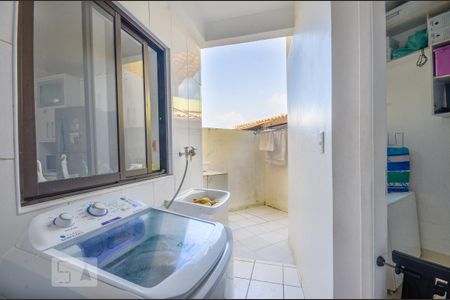 Casa de condomínio para alugar com 130m², 2 quartos e 2 vagas Casa de condomínio para alugar com 130m², 2 quartos e 2 vagasÁrea de Serviço
