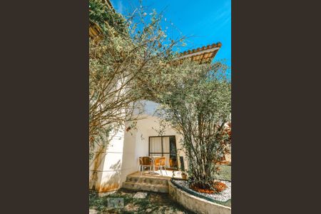 Casa de condomínio para alugar com 130m², 2 quartos e 2 vagas Casa de condomínio para alugar com 130m², 2 quartos e 2 vagasEntrada