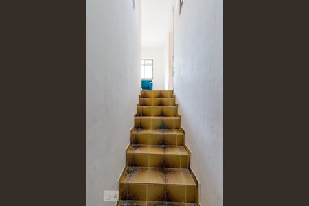 Casa à venda com 80m², 2 quartos e 1 vaga Casa à venda com 80m², 2 quartos e 1 vagaEscada