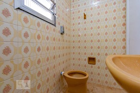 Casa à venda com 80m², 2 quartos e 1 vaga Casa à venda com 80m², 2 quartos e 1 vagaBanheiro