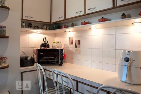 Apartamento à venda com 218m², 4 quartos e 3 vagas Apartamento à venda com 218m², 4 quartos e 3 vagasCozinha