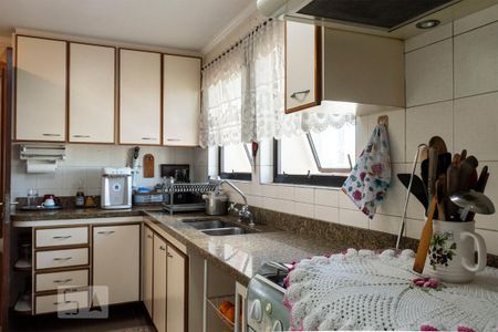 Apartamento à venda com 218m², 4 quartos e 3 vagas Apartamento à venda com 218m², 4 quartos e 3 vagasCozinha