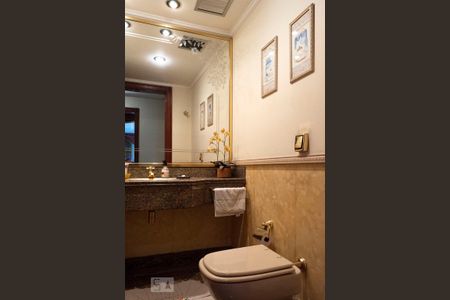 Apartamento à venda com 218m², 4 quartos e 3 vagas Apartamento à venda com 218m², 4 quartos e 3 vagasLavabo