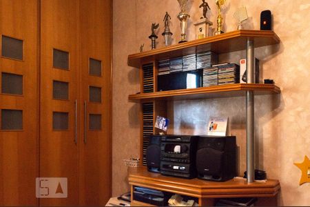 Apartamento à venda com 218m², 4 quartos e 3 vagas Apartamento à venda com 218m², 4 quartos e 3 vagasQuarto 1