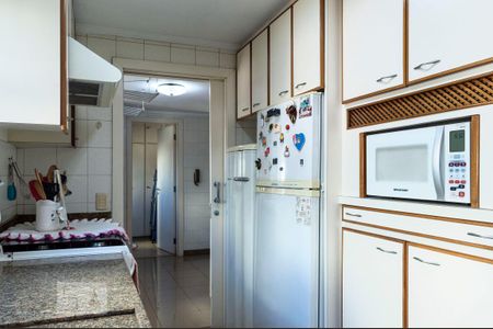 Apartamento à venda com 218m², 4 quartos e 3 vagas Apartamento à venda com 218m², 4 quartos e 3 vagasCozinha