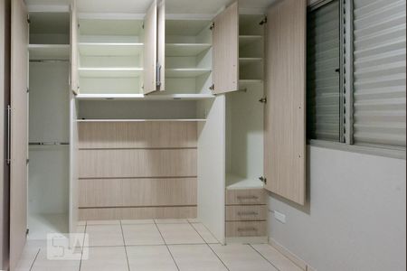 Suíte - Armários de apartamento para alugar com 3 quartos, 63m² em Vila Industrial, Campinas