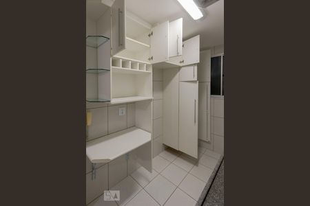 Apartamento à venda com 63m², 3 quartos e 2 vagasCozinha - Armários