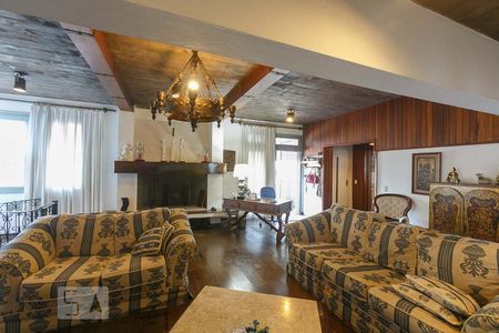 Sala de casa à venda com 3 quartos, 347m² em Tristeza, Porto Alegre