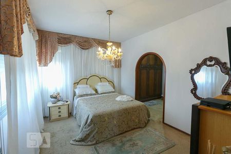 Casa à venda com 347m², 3 quartos e 3 vagasSuíte 1