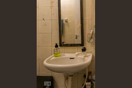 Banheiro de apartamento à venda com 1 quarto, 48m² em Protásio Alves, Porto Alegre