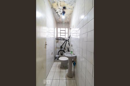 Casa à venda com 250m², 4 quartos e 3 vagas Casa à venda com 250m², 4 quartos e 3 vagasBanheiro 1